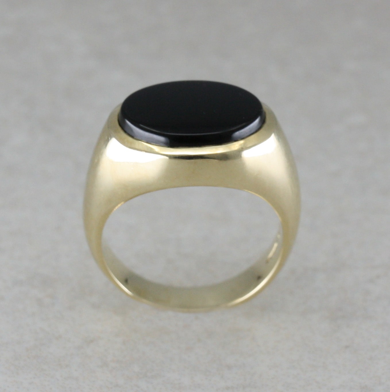 9ct Gold and Onyx “East-West” Signet Ring