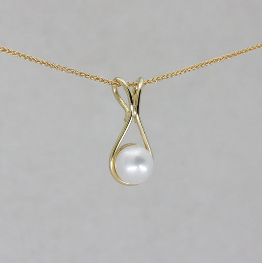 18ct Gold and Pearl “Flow” Pendant