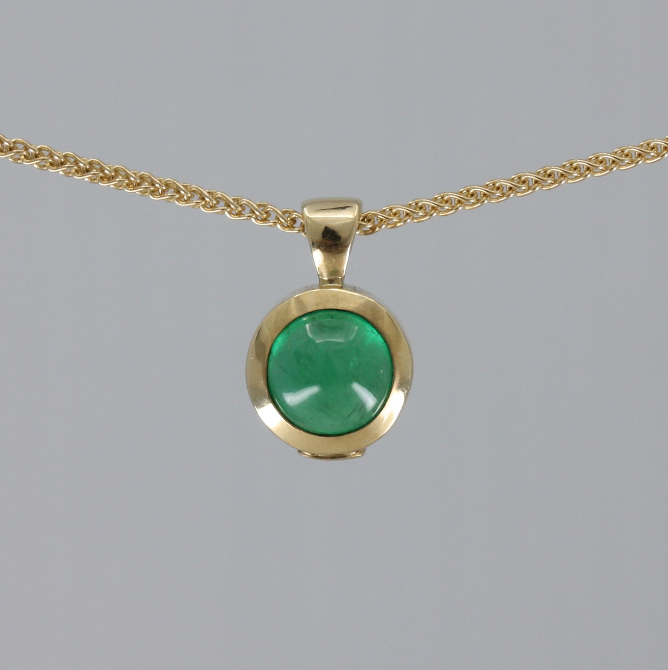9ct Gold and Emerald “Simple” Pendant